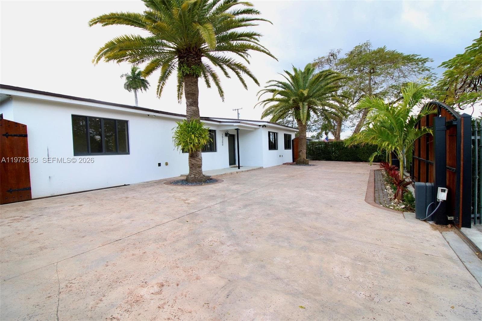 15300 SW 299th St photo 3