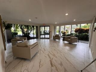 CLUB ROYALE LOBBY (2)