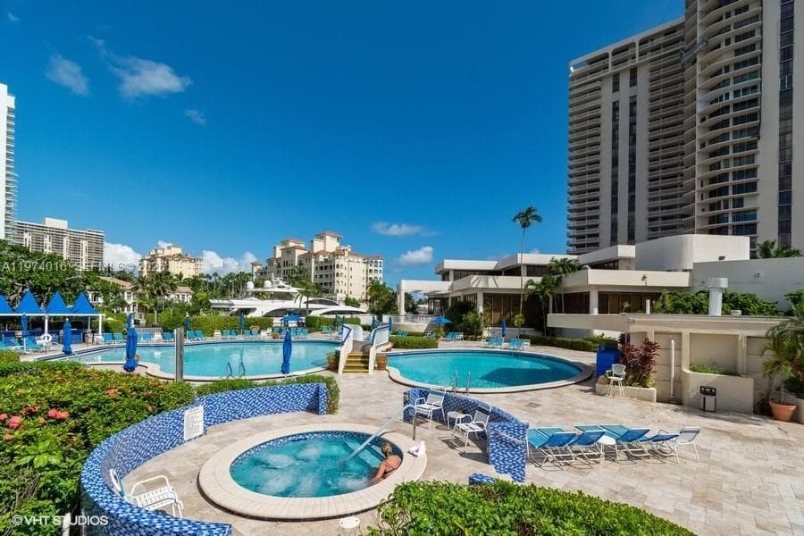 Turnberry Isle · #28J in Aventura - Photo 17