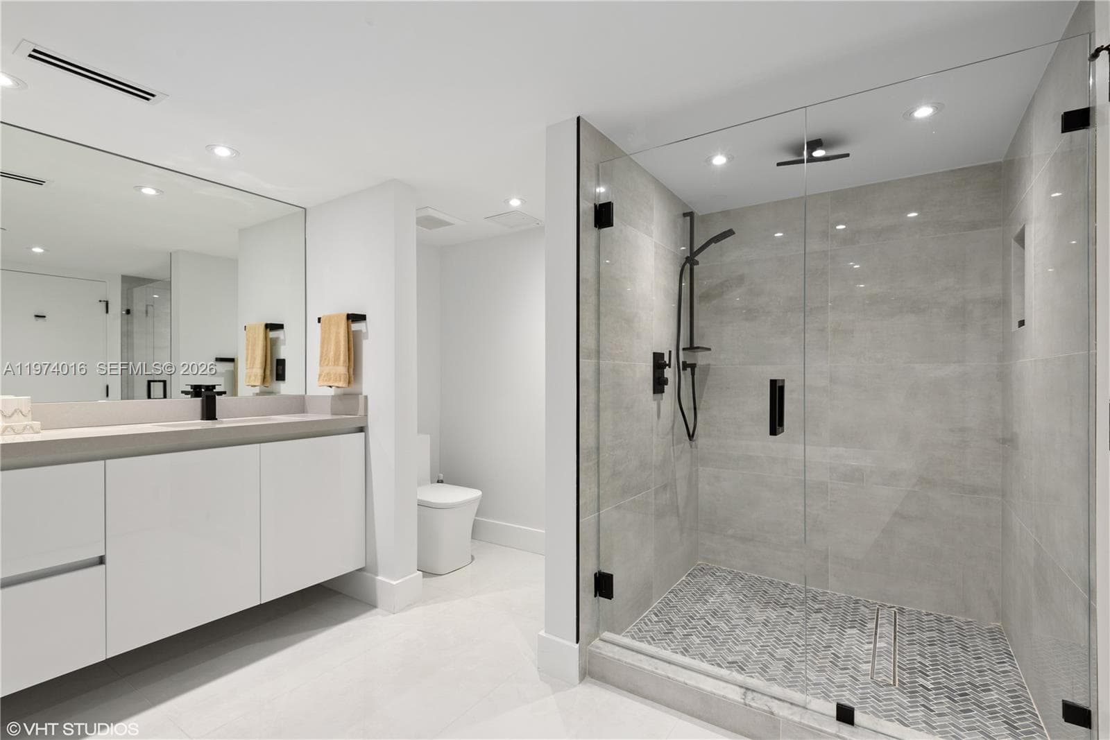 Turnberry Isle · #28J in Aventura - Photo 14