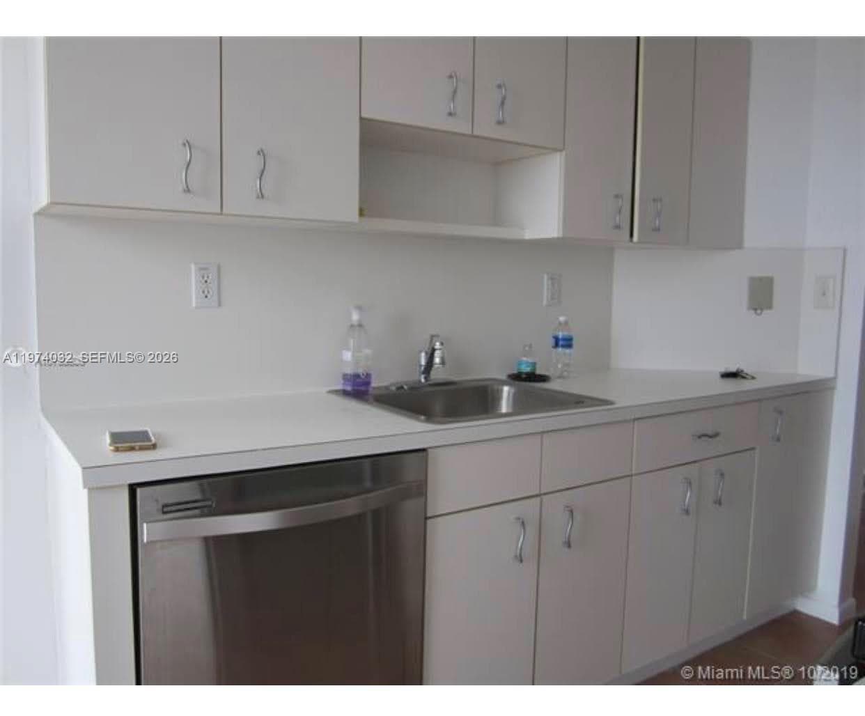 bay plaza · #1107 in Miami Beach - Photo 2