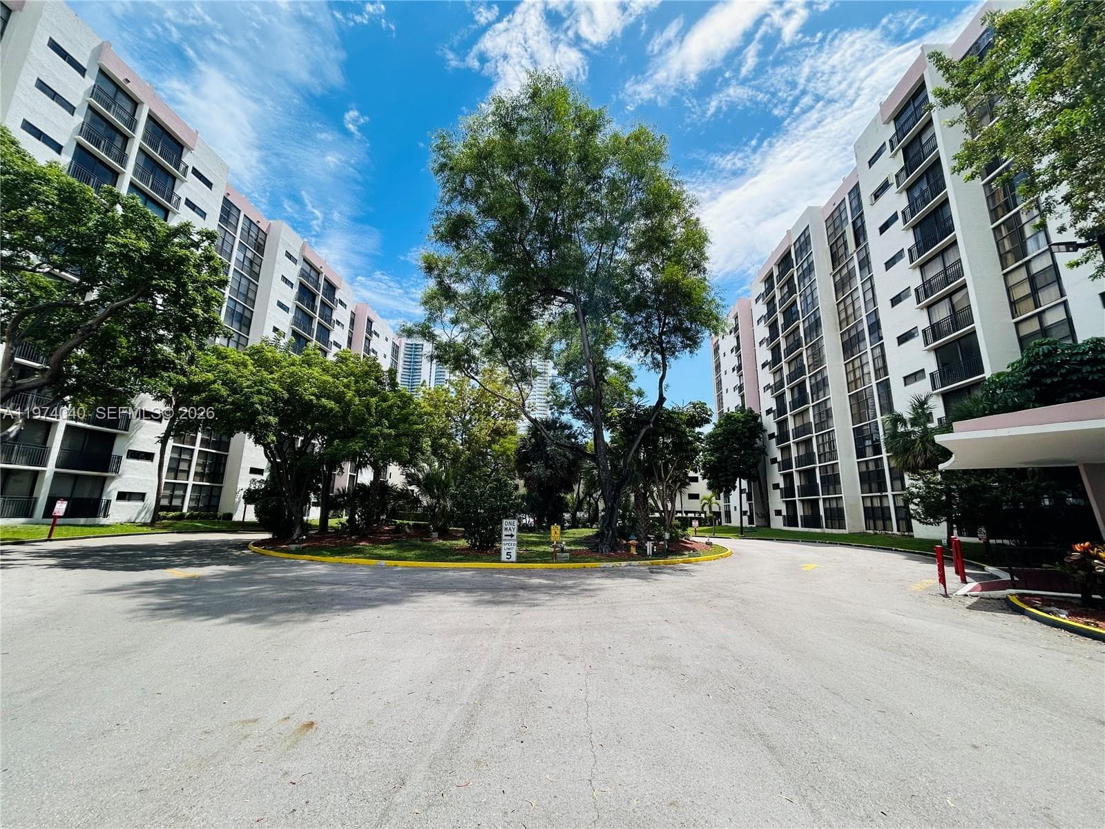 PLAZA OF AMERICAS CONDO P · #219 in Sunny Isles Beach - Photo 37