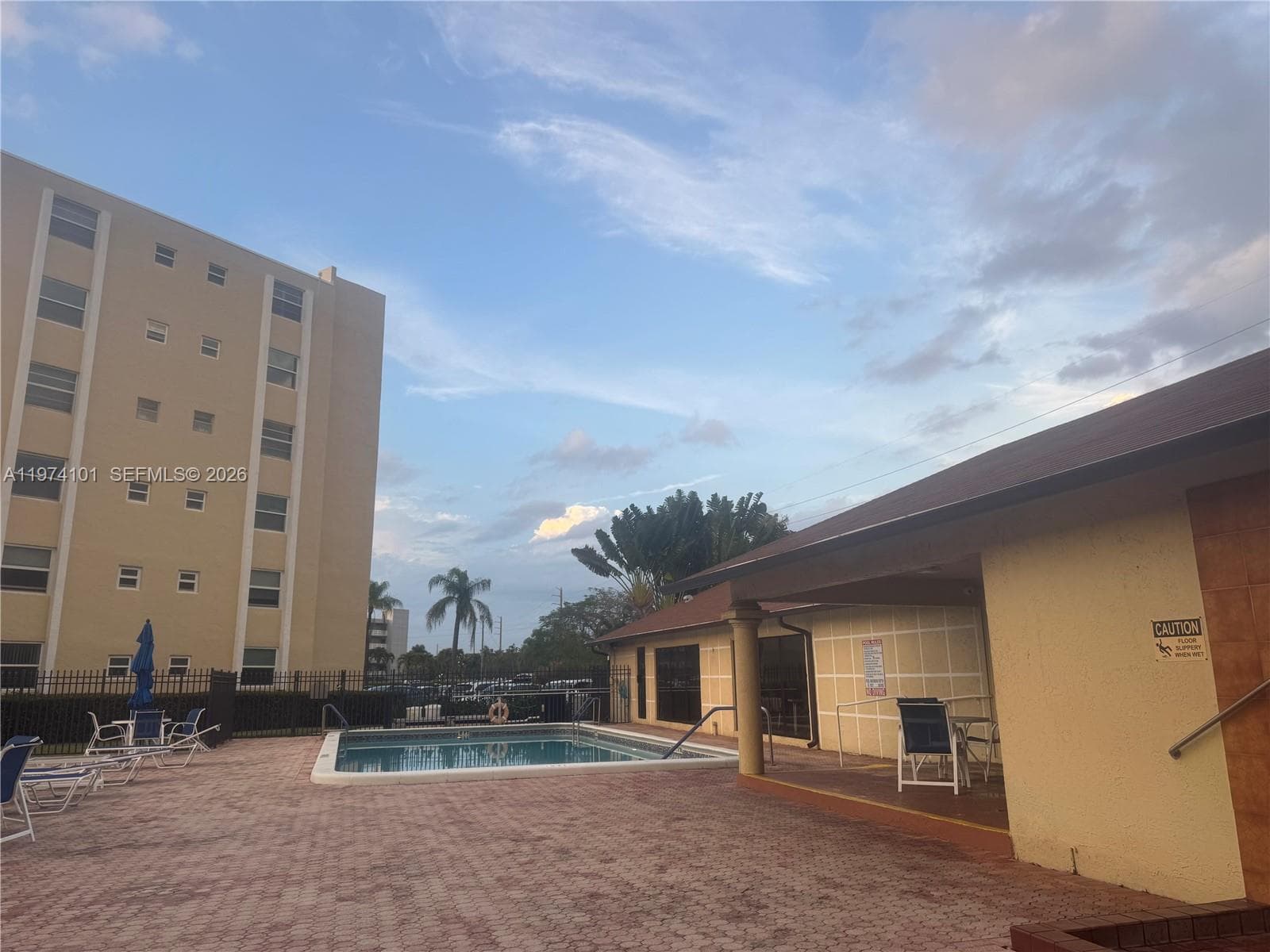 MEADOWBROOK LAKES VIEW CO · #505 in Dania Beach - Photo 23