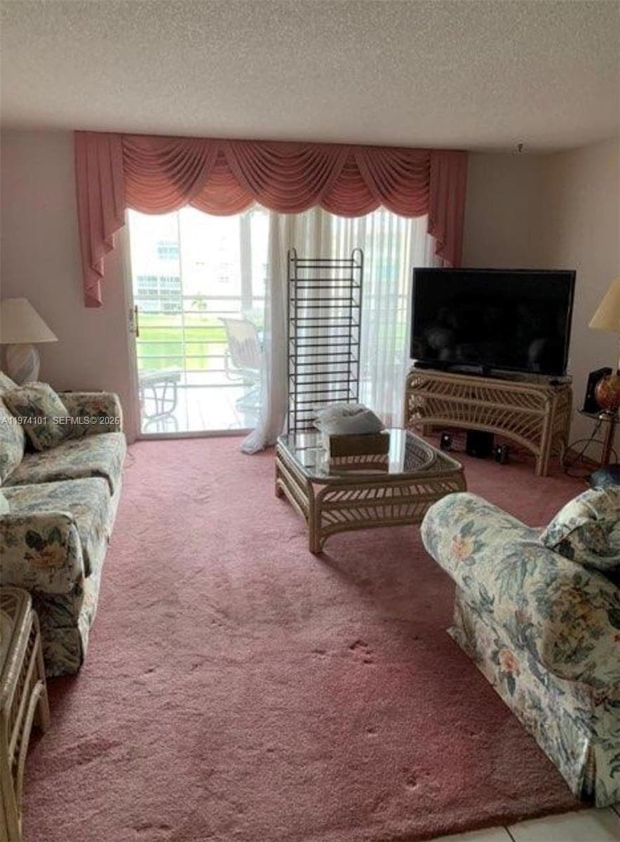 MEADOWBROOK LAKES VIEW CO · #505 in Dania Beach - Photo 6