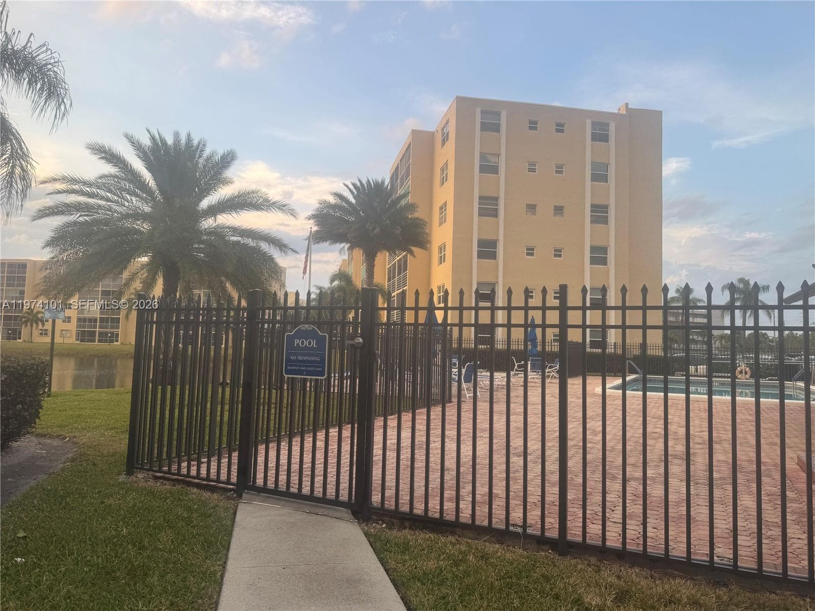 MEADOWBROOK LAKES VIEW CO · #505 in Dania Beach - Photo 21
