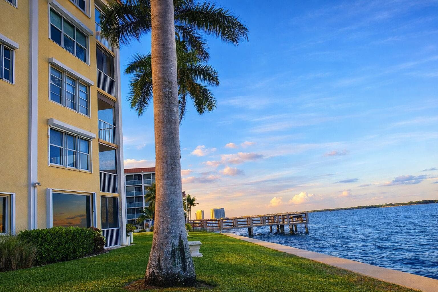 Stunning Intracoastal waterfront setting