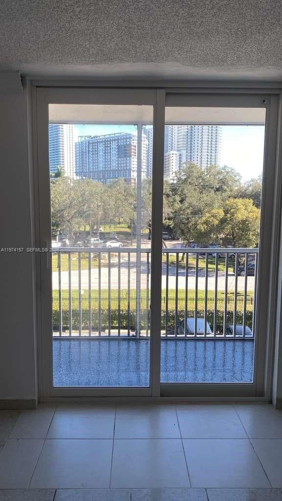 woodside · #A408 in North Miami Beach - Photo 16