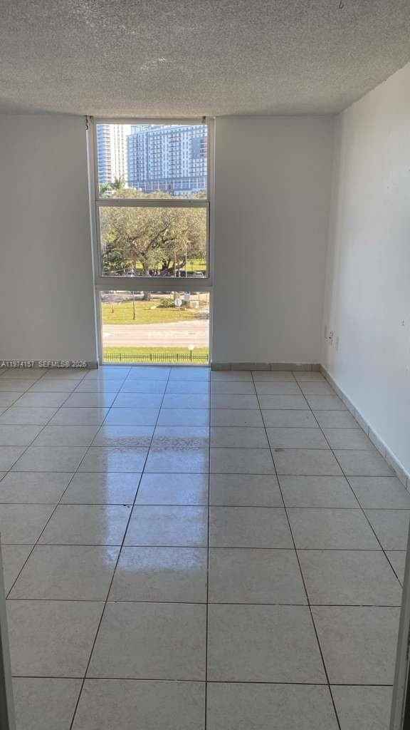 woodside · #A408 in North Miami Beach - Photo 12
