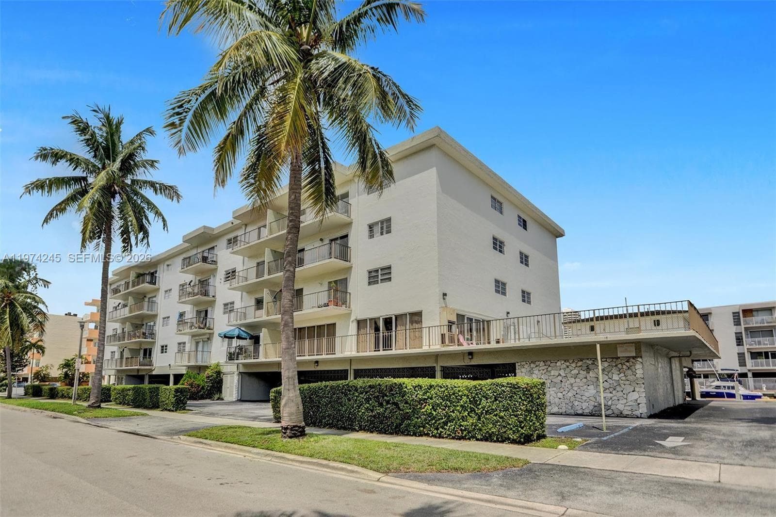 CARIBBEAN HOUSE CONDO · #501 in North Miami Beach - Photo 34
