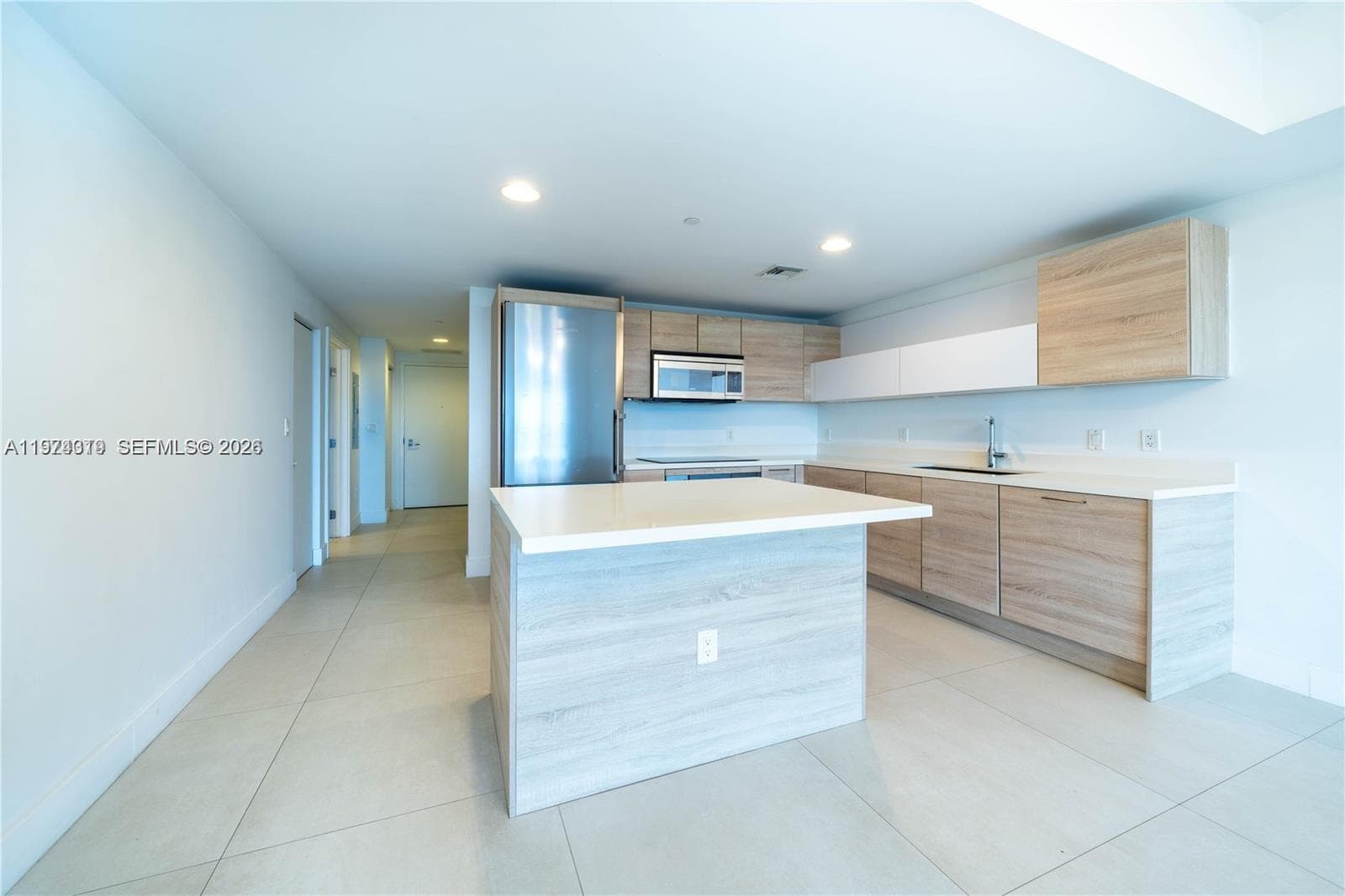 THE HARBOUR · #1120 in North Miami Beach - Photo 2
