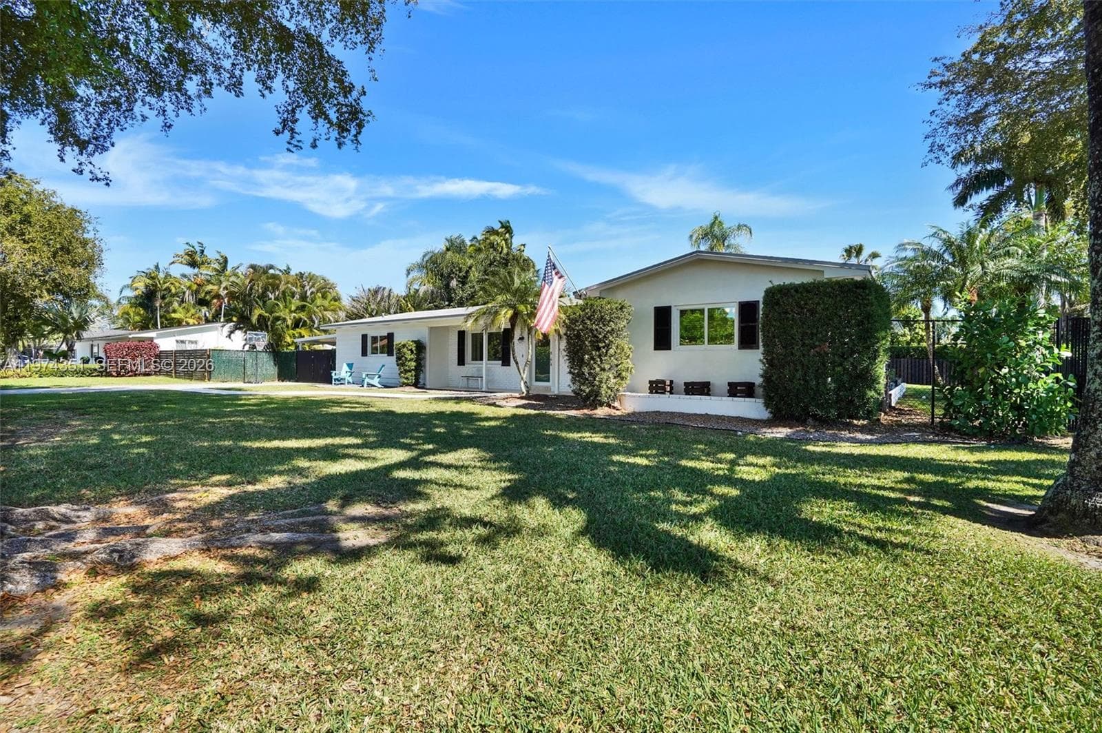 16195 SW 78th Ave photo 2