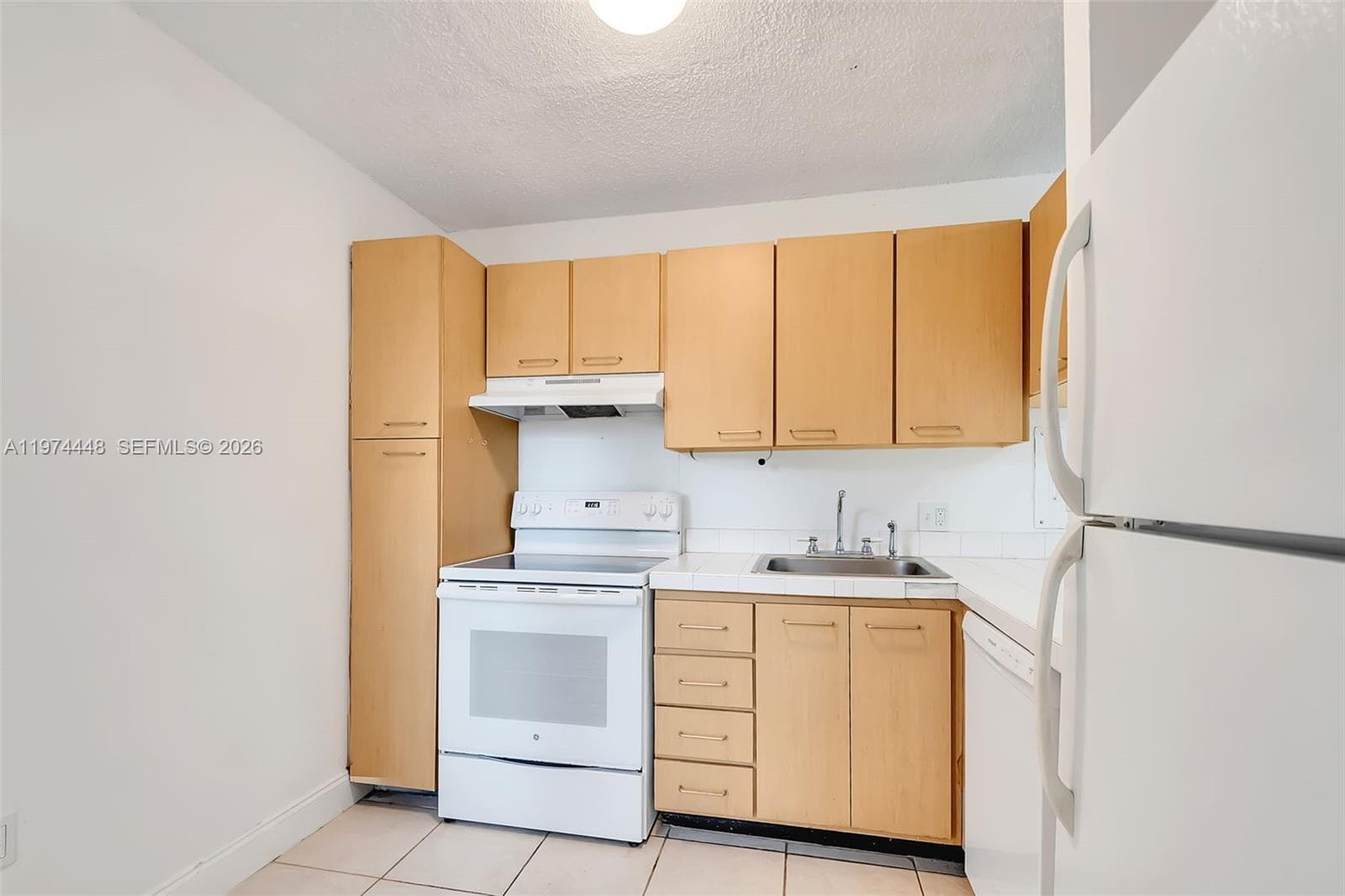 The Meadows Lake · #254D in Miami - Photo 9