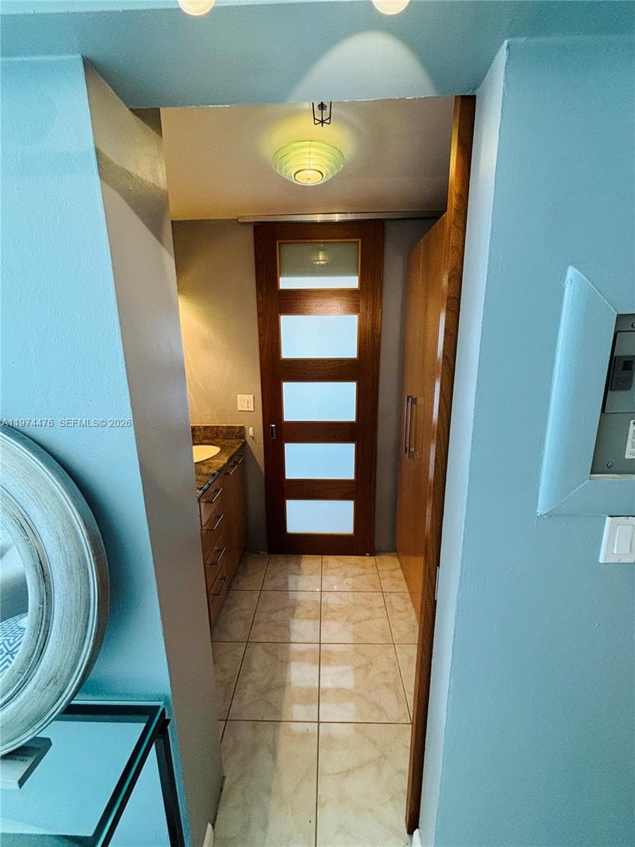 ISLANDER CONDO APTS · #608 in Miami Beach - Photo 3