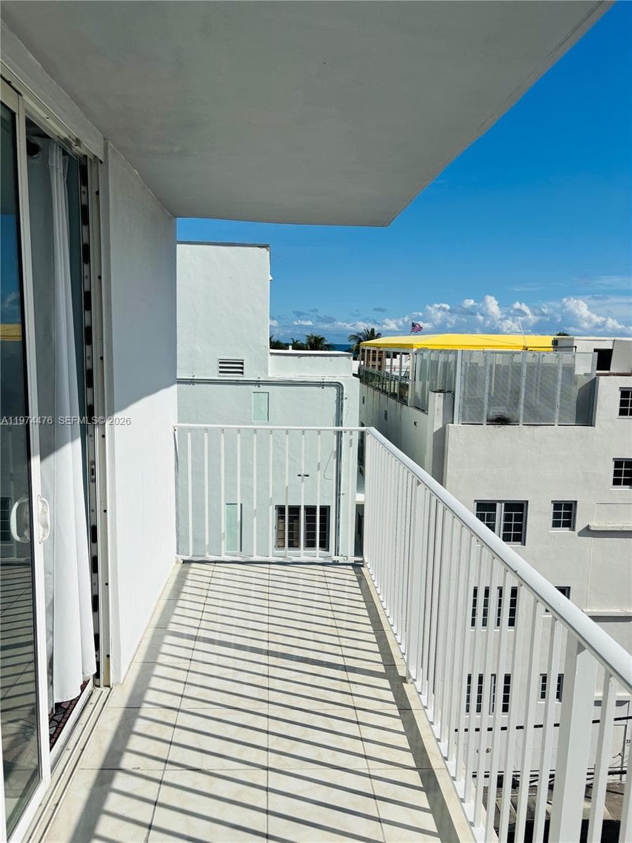 ISLANDER CONDO APTS · #608 in Miami Beach - Photo 15