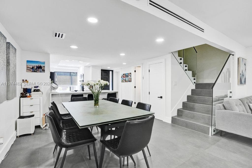 LAKEVIEW TOWNHOUSES · #77 in North Miami Beach - Photo 5