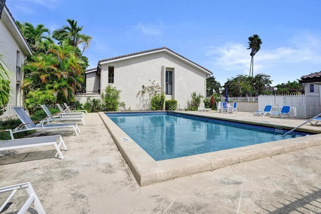 LAKEVIEW TOWNHOUSES · #77 in North Miami Beach - Photo 30