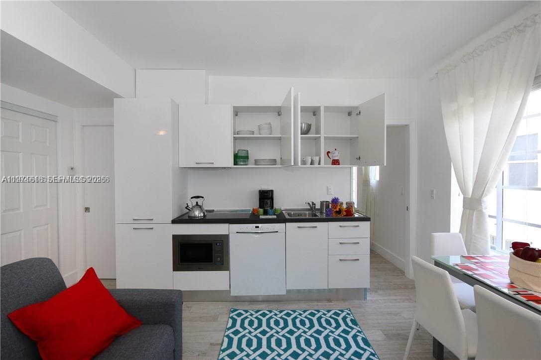 DANIELE CONDO · #104 in Miami Beach - Photo 4