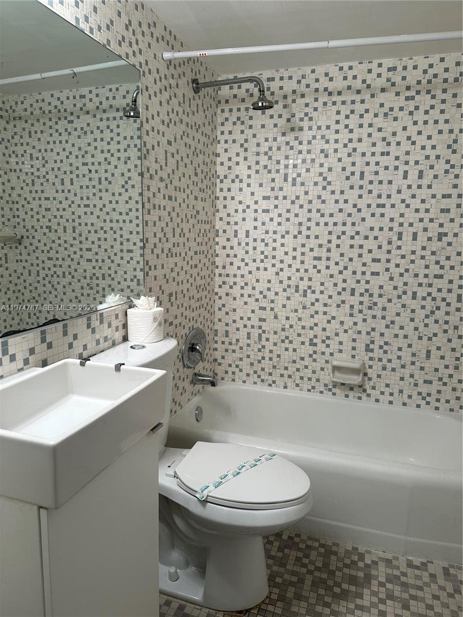 CARIBBEAN TOWERS CONDO · #9I in North Bay Village - Photo 13