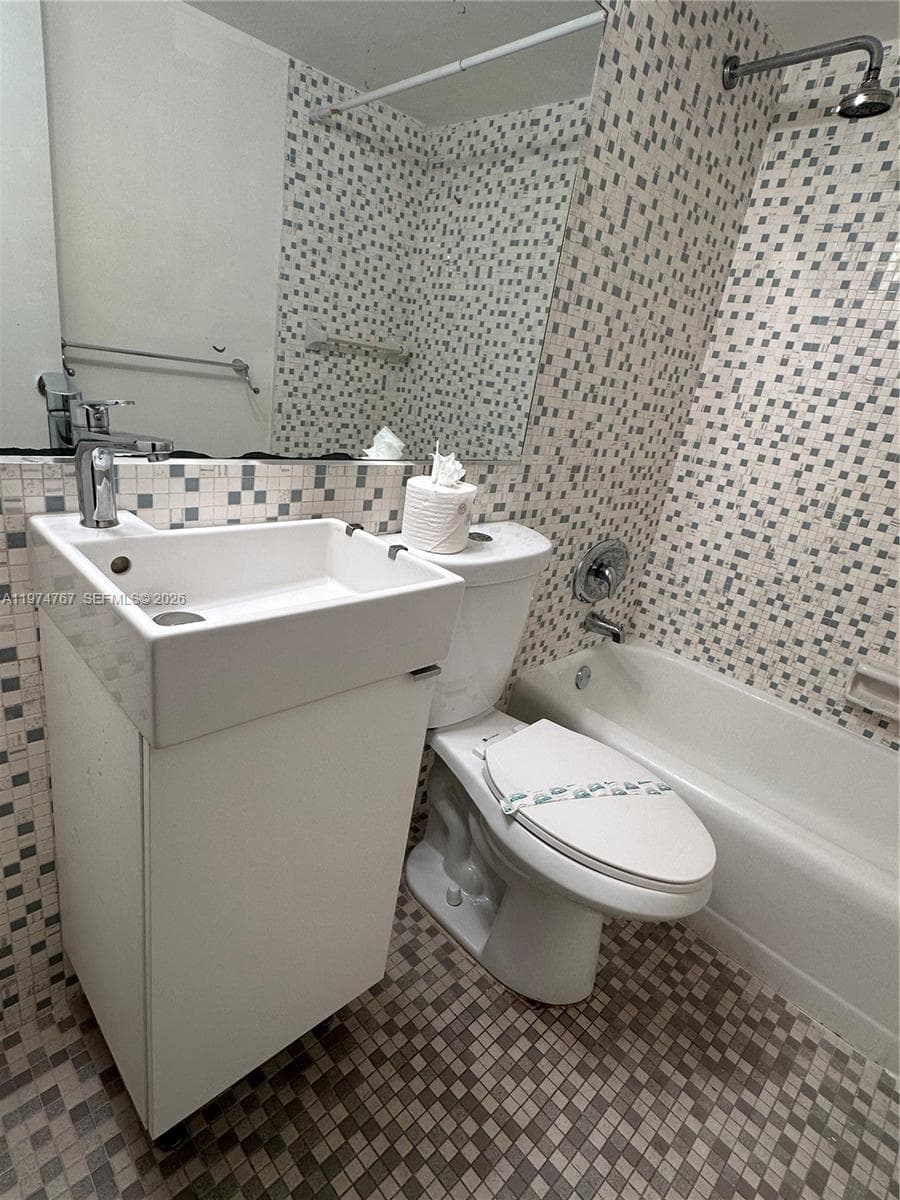 CARIBBEAN TOWERS CONDO · #9I in North Bay Village - Photo 12