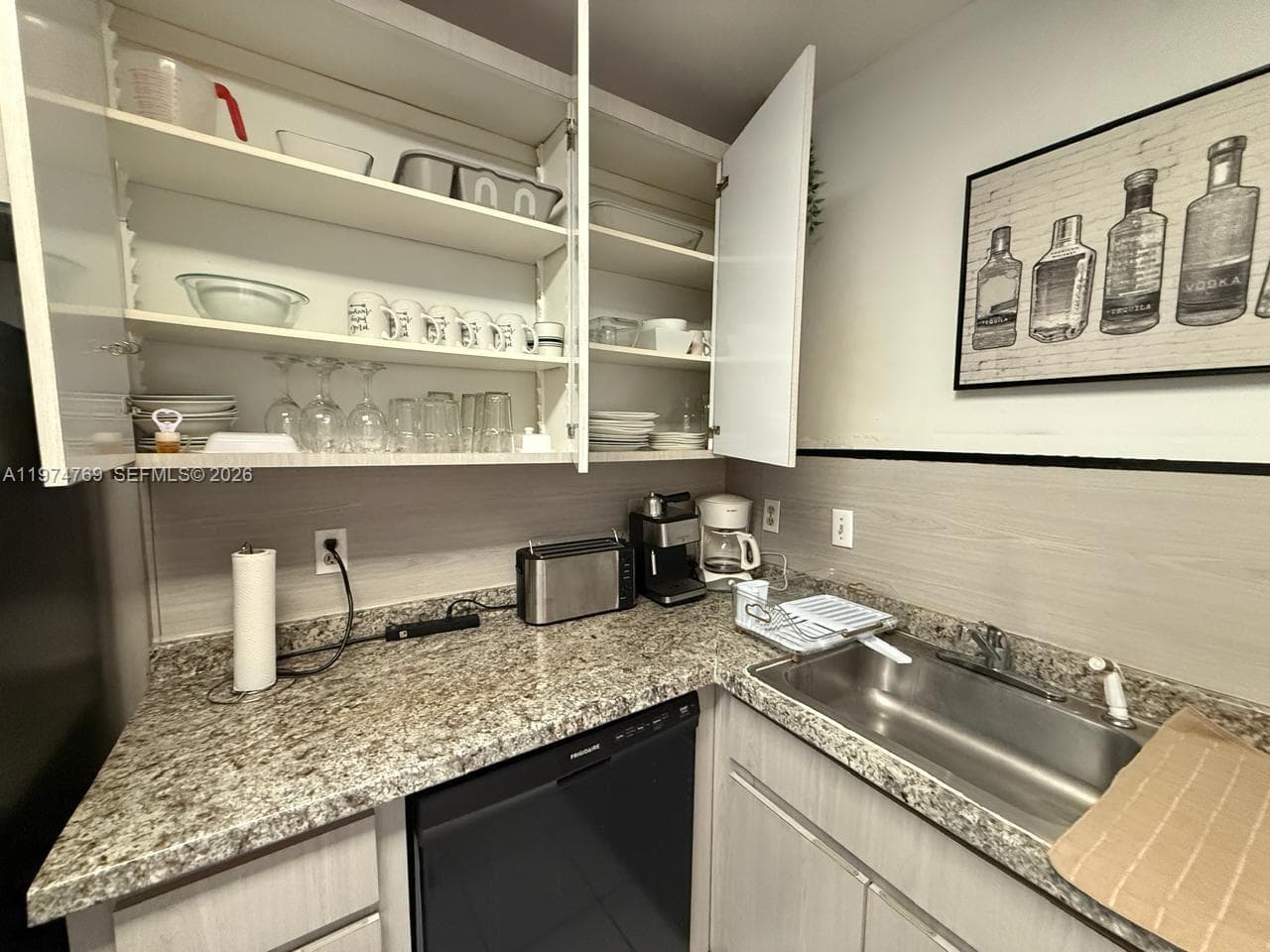EASTERN SHORES WHITE HOUS · #212 in North Miami Beach - Photo 5