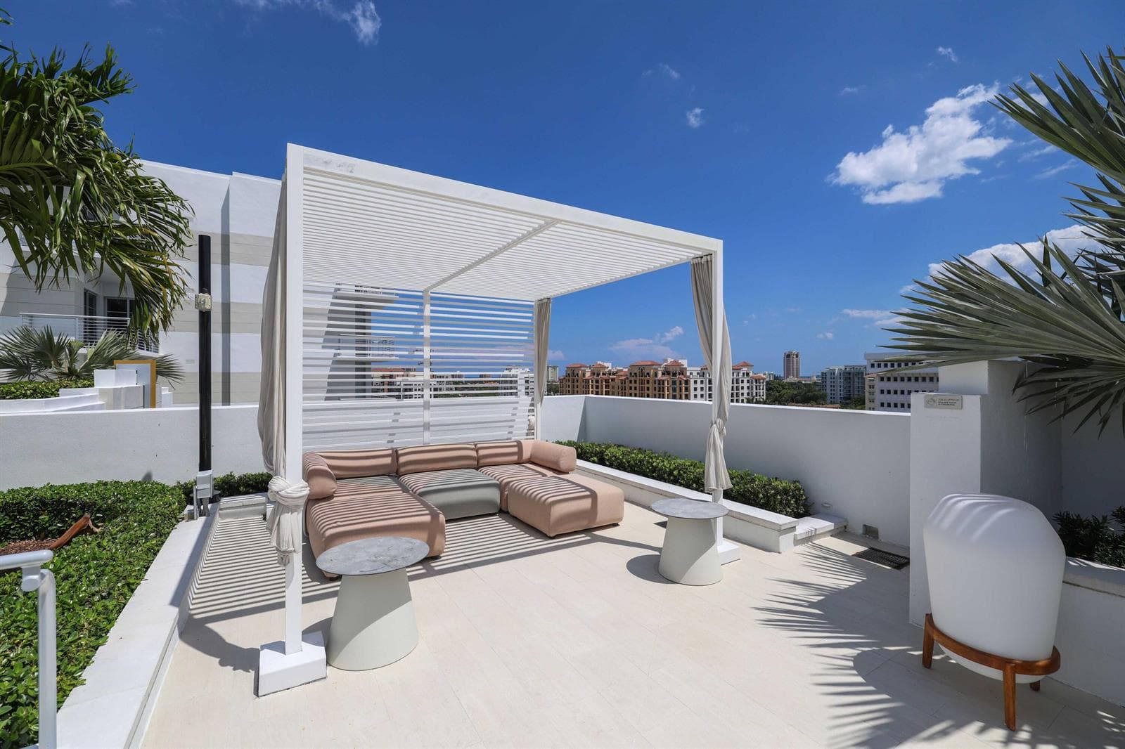 Tower 155 - 85. Rooptop Cabana