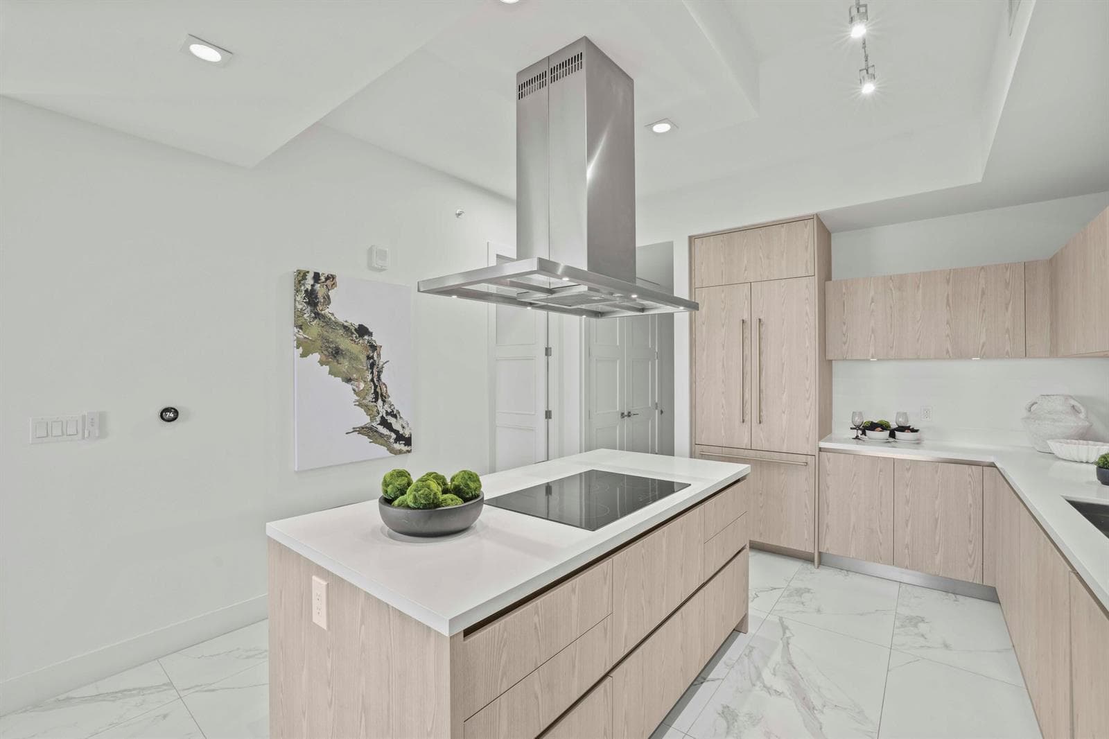 Unit 823 - 3 Kitchen