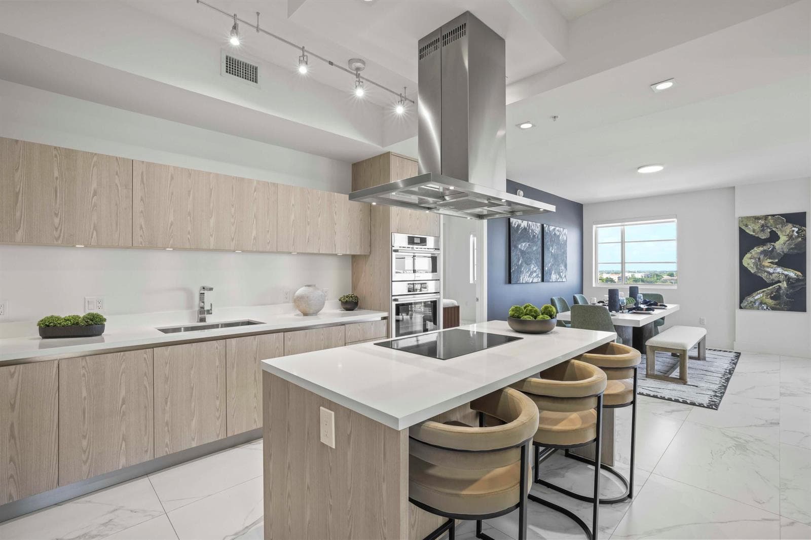 Unit 823 - 1 Kitchen:Living Room