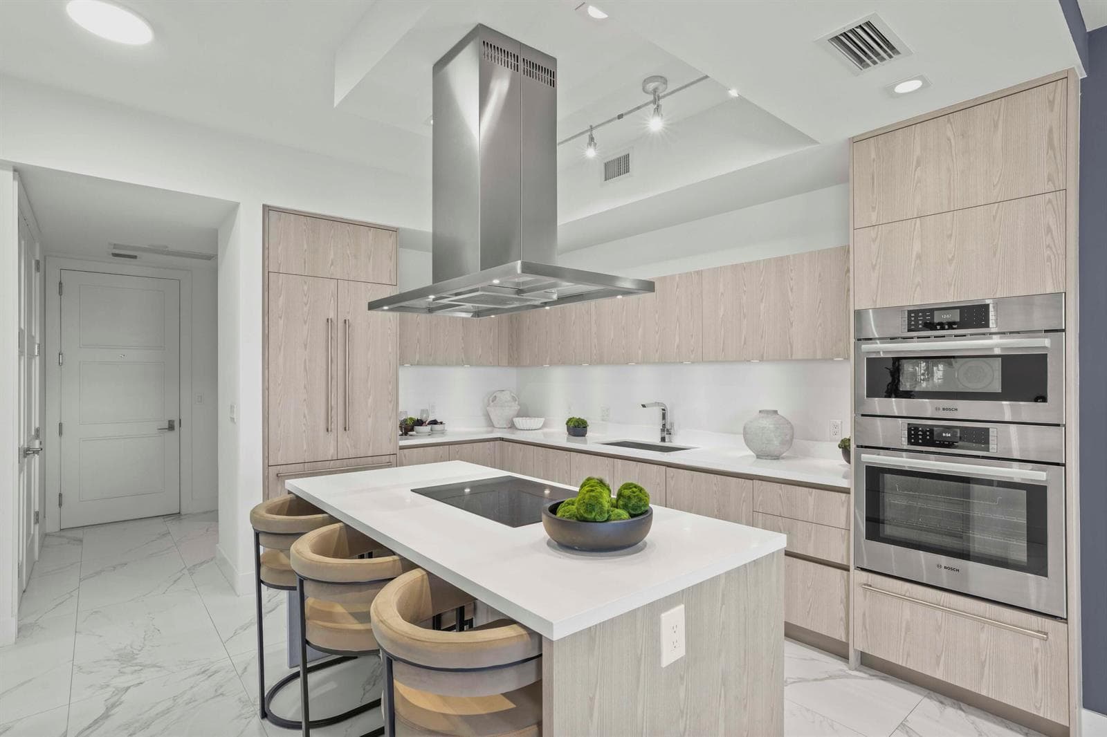 Unit 823 - 4 Kitchen