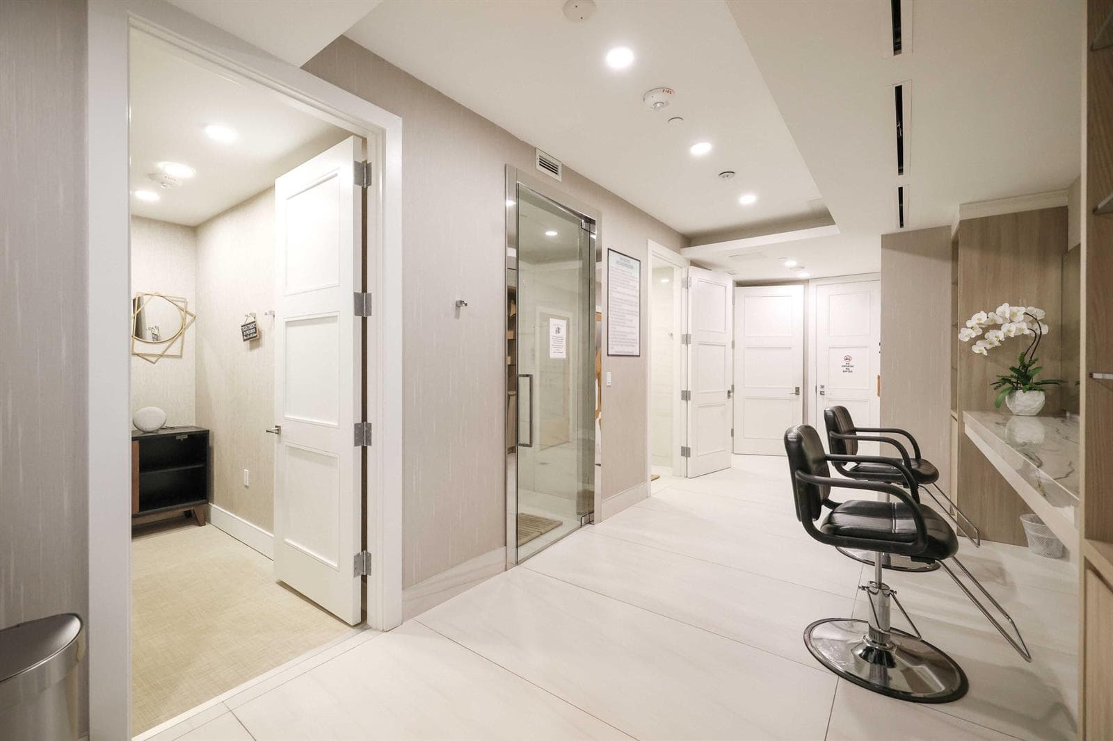 Tower 155 - 68. Spa & Massage Room