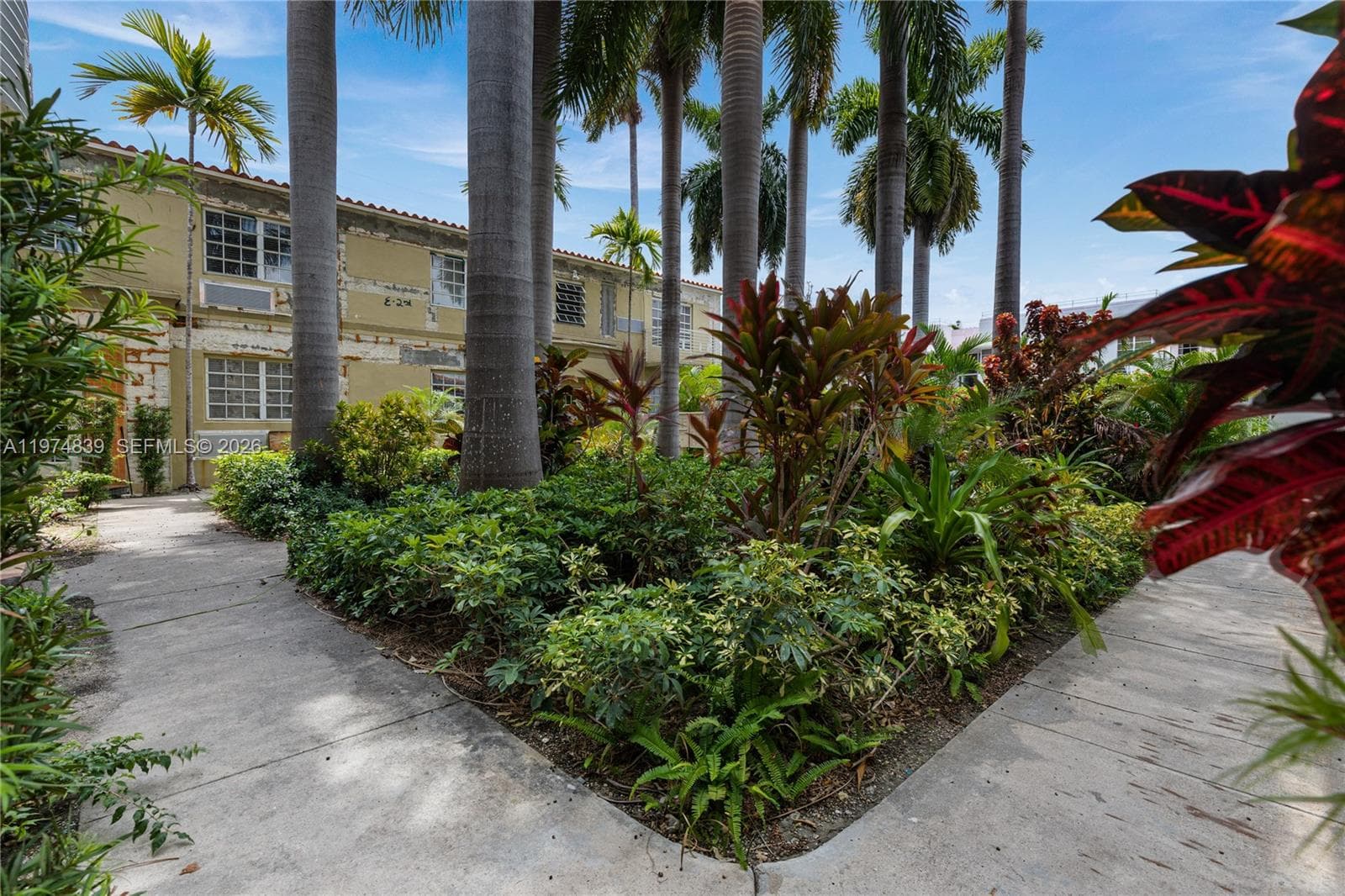 BEACHGARDENS CONDO · #15 in Miami Beach - Photo 11