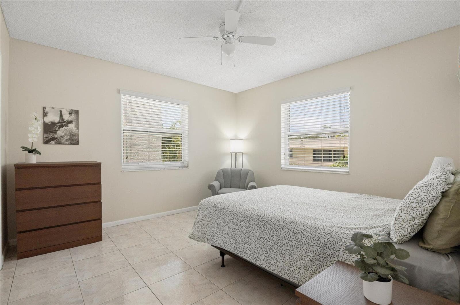 14-Carbonara-720 Orton Ave #206 -14