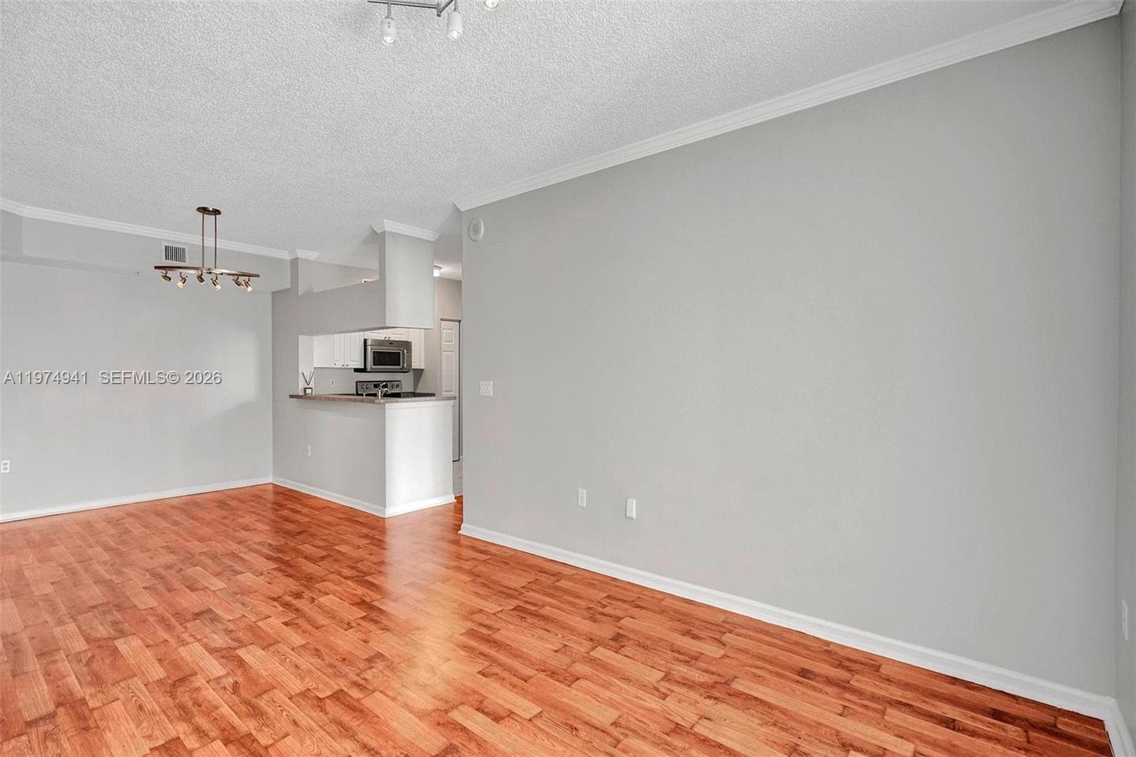 Porto Bellagio · #2802 in Sunny Isles Beach - Photo 6