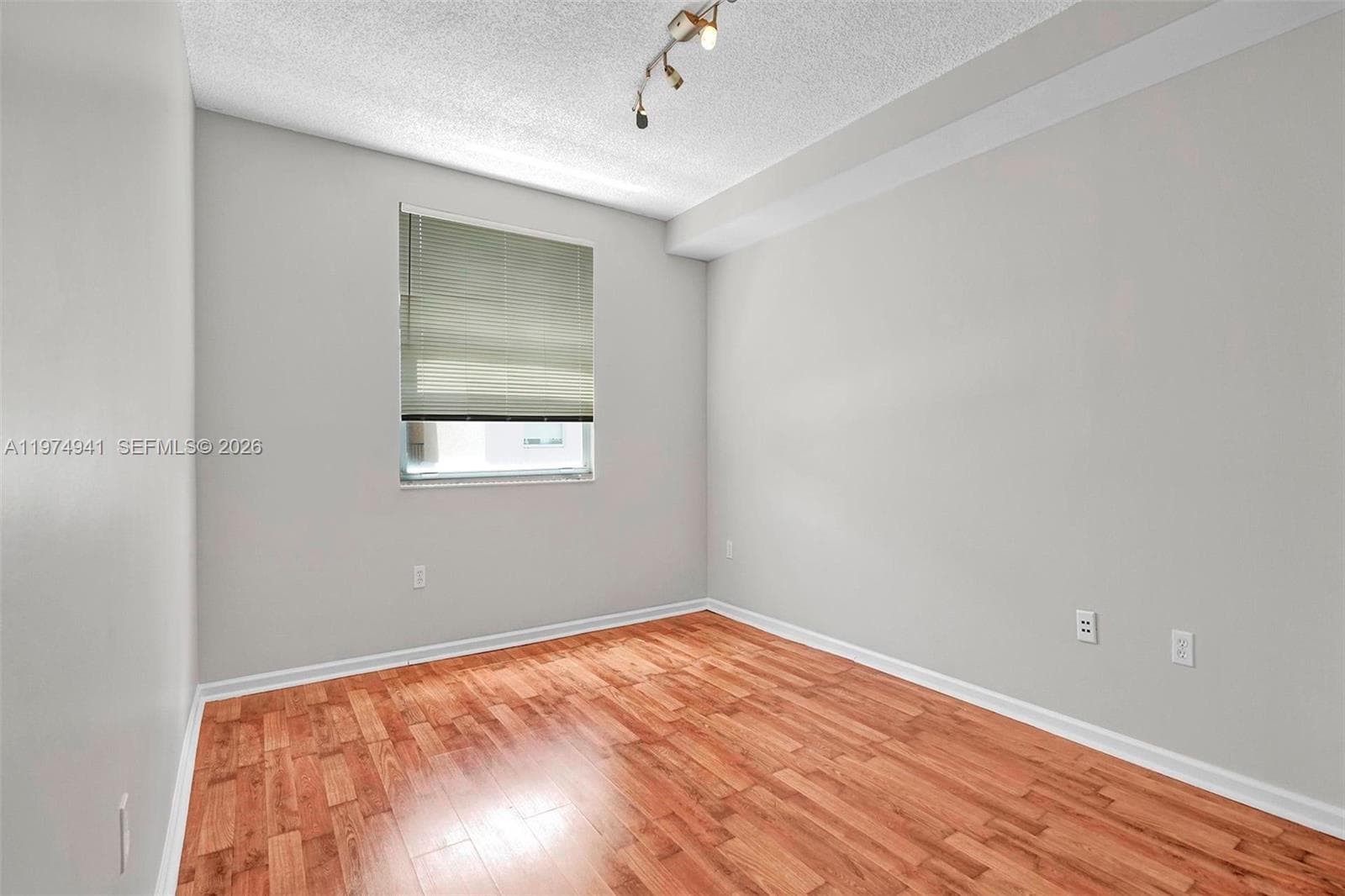 Porto Bellagio · #2802 in Sunny Isles Beach - Photo 17