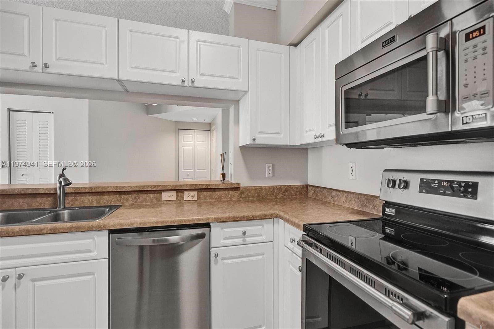Porto Bellagio · #2802 in Sunny Isles Beach - Photo 10
