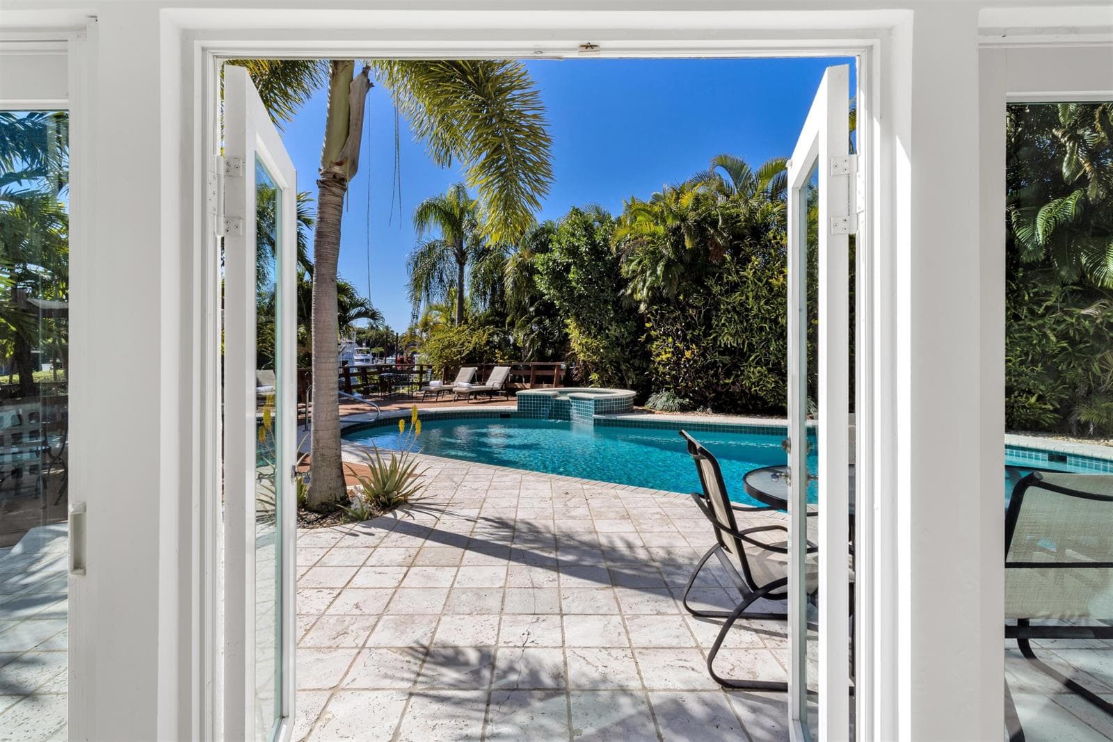 DOORWAY_TO_POOL_EB