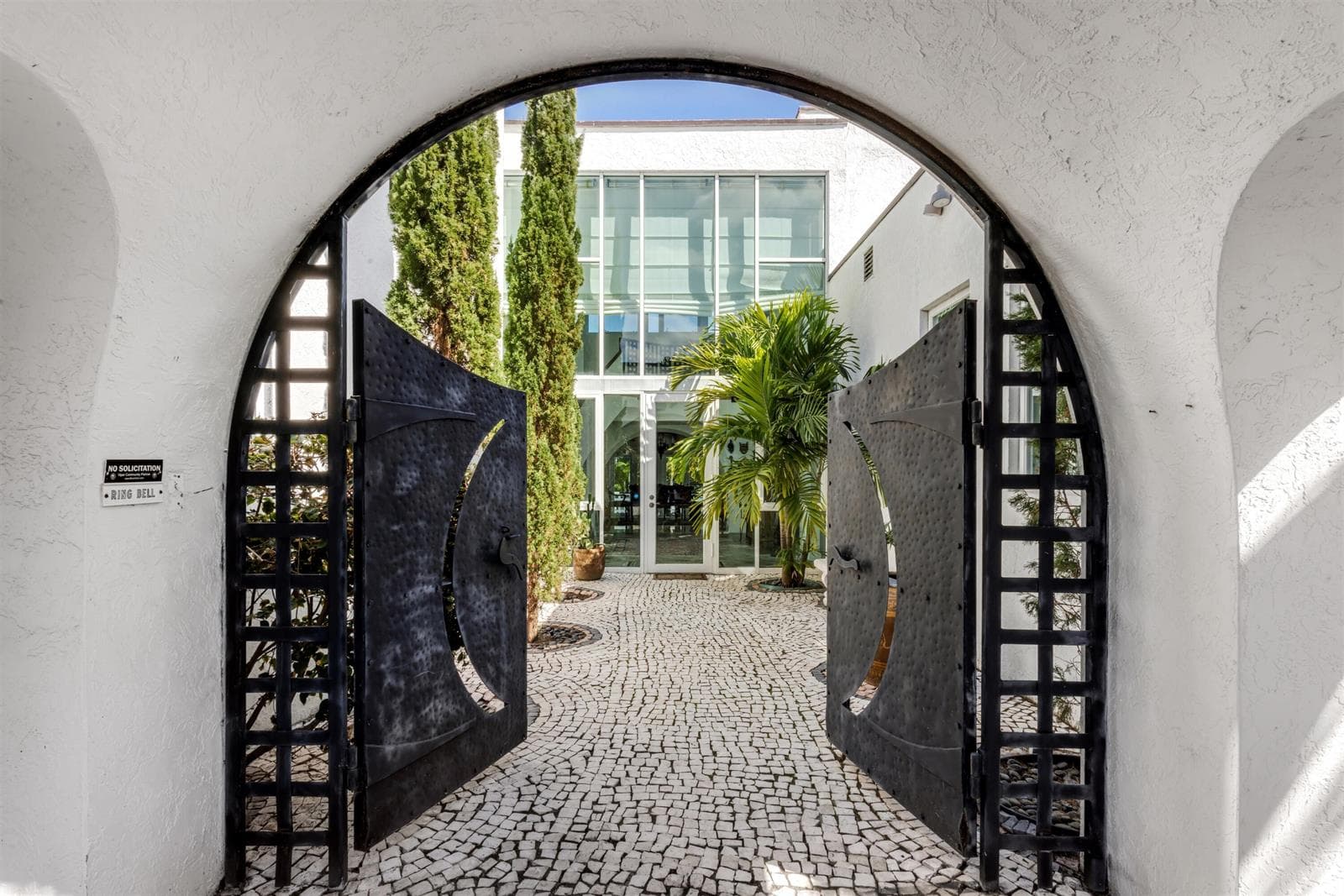COURTYARD_EB