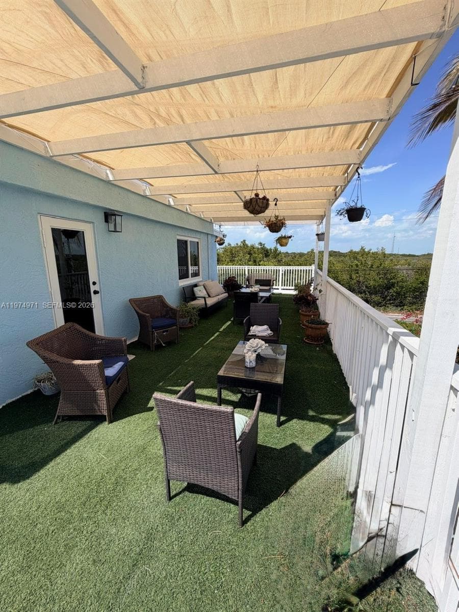 2nd Floor Terraza