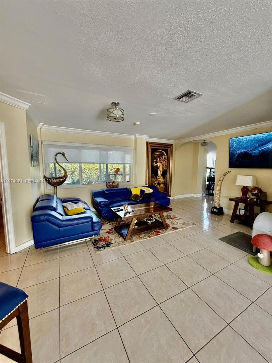 !st floor Livingroom