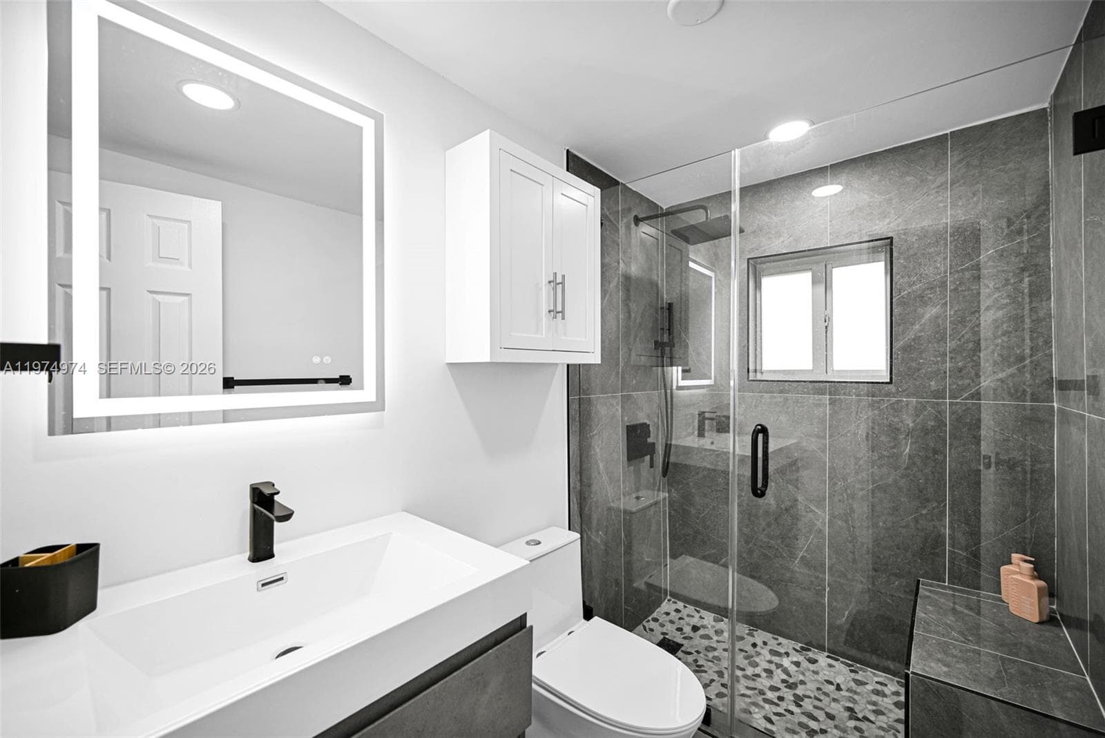 1021 NE 82nd Ter photo 20