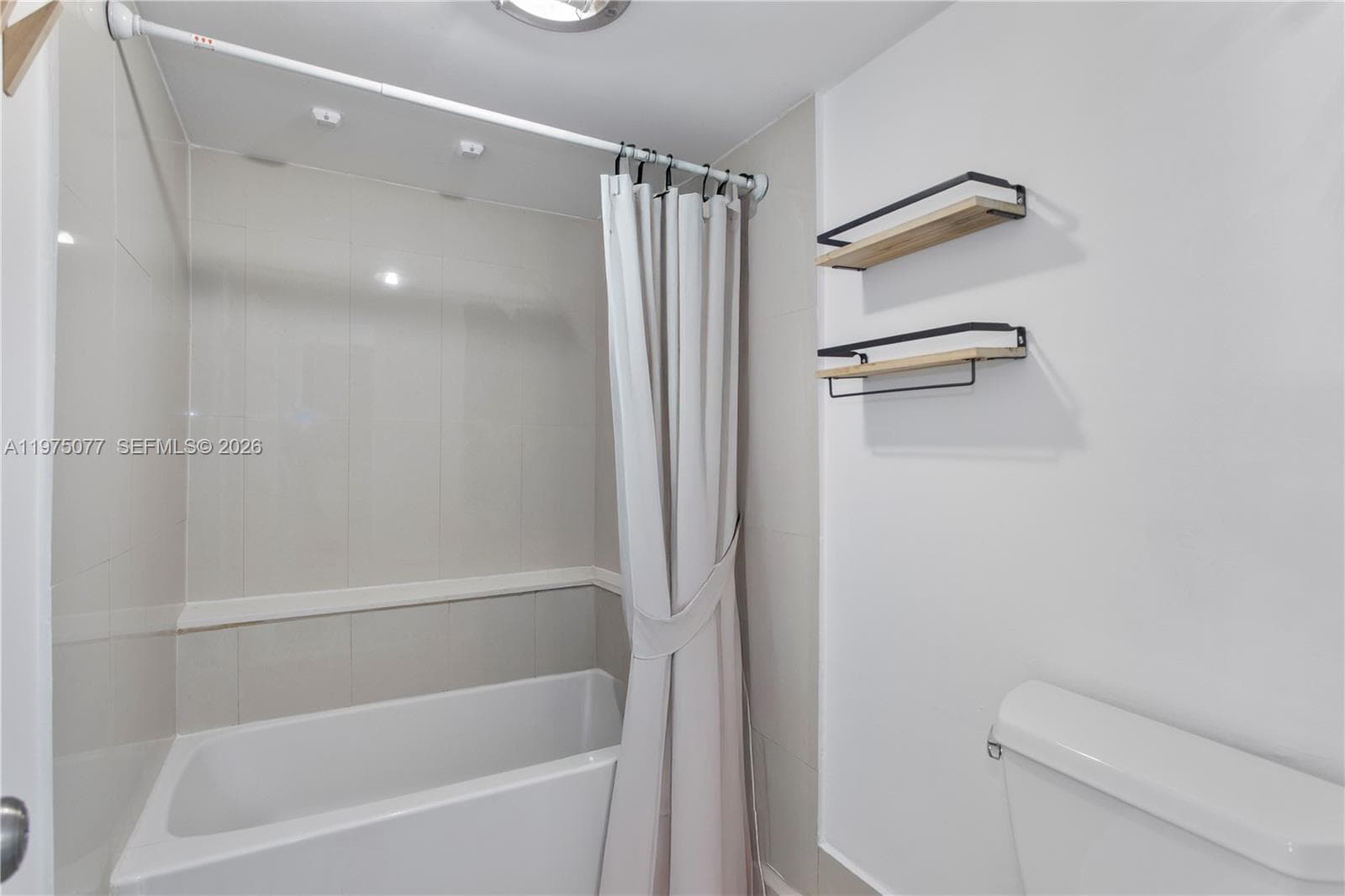 REEF CLUB · #2G in North Miami Beach - Photo 6
