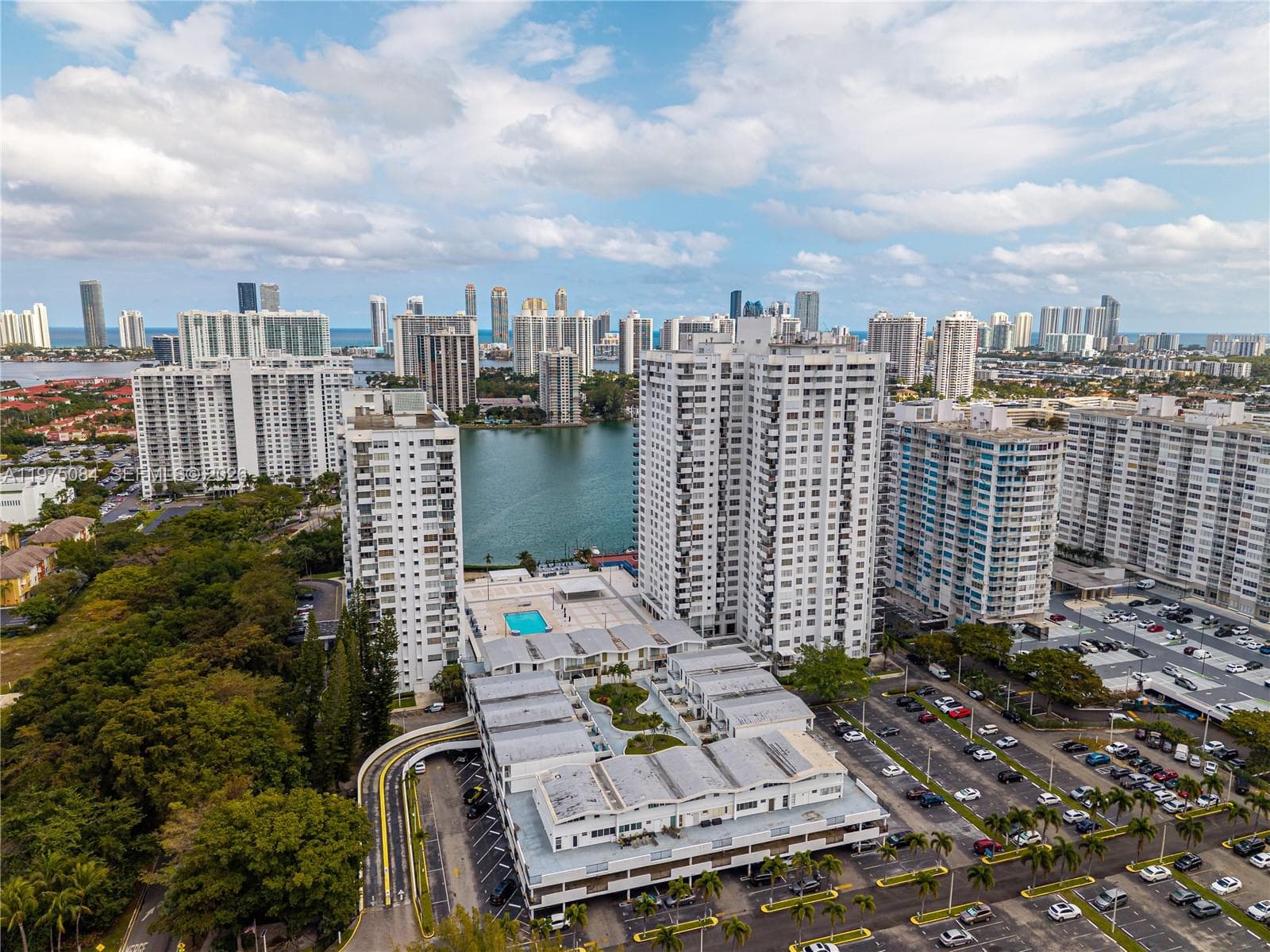 COMMODORE PLAZA CONDO · #2108 in Aventura - Photo 2