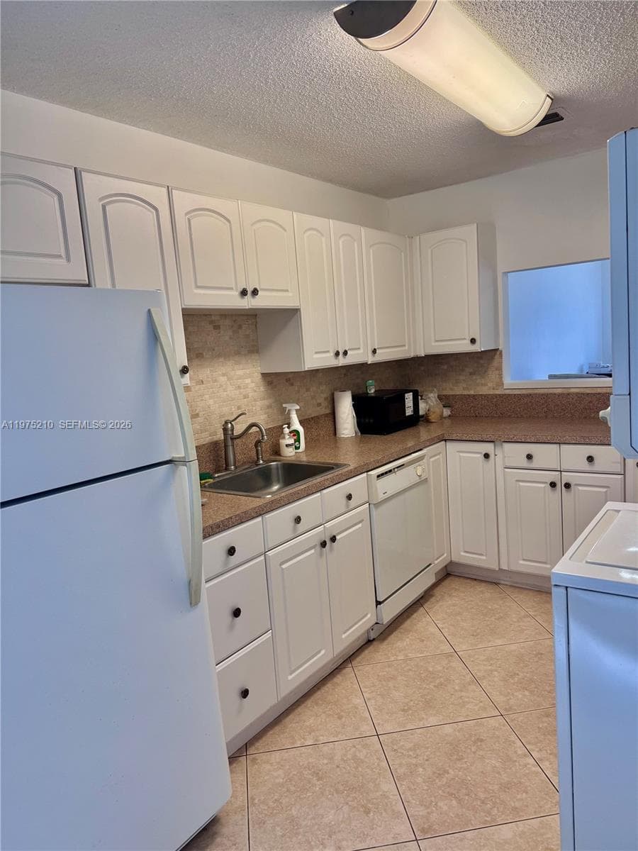 8838 Bella Vista Dr photo 3