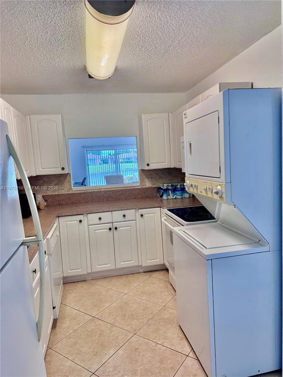8838 Bella Vista Dr photo 4