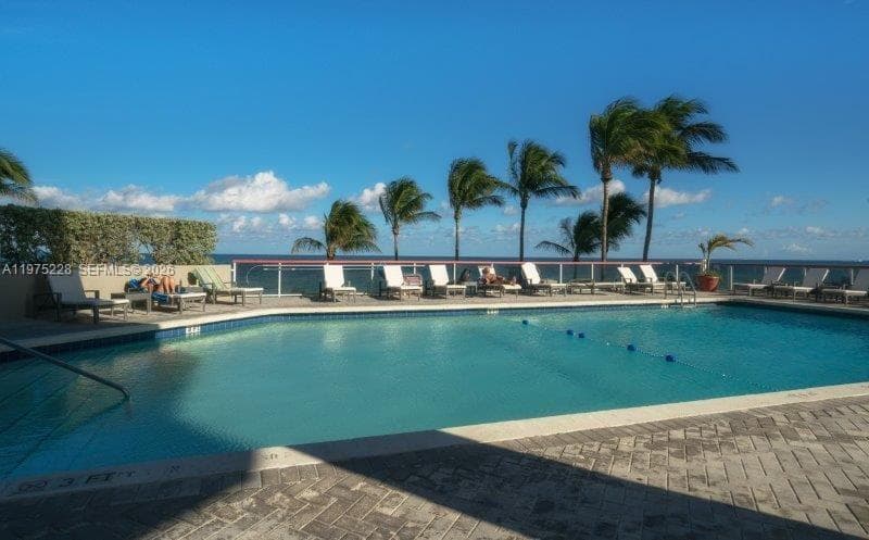 THE STERLING CONDO · #706 in Miami Beach - Photo 20