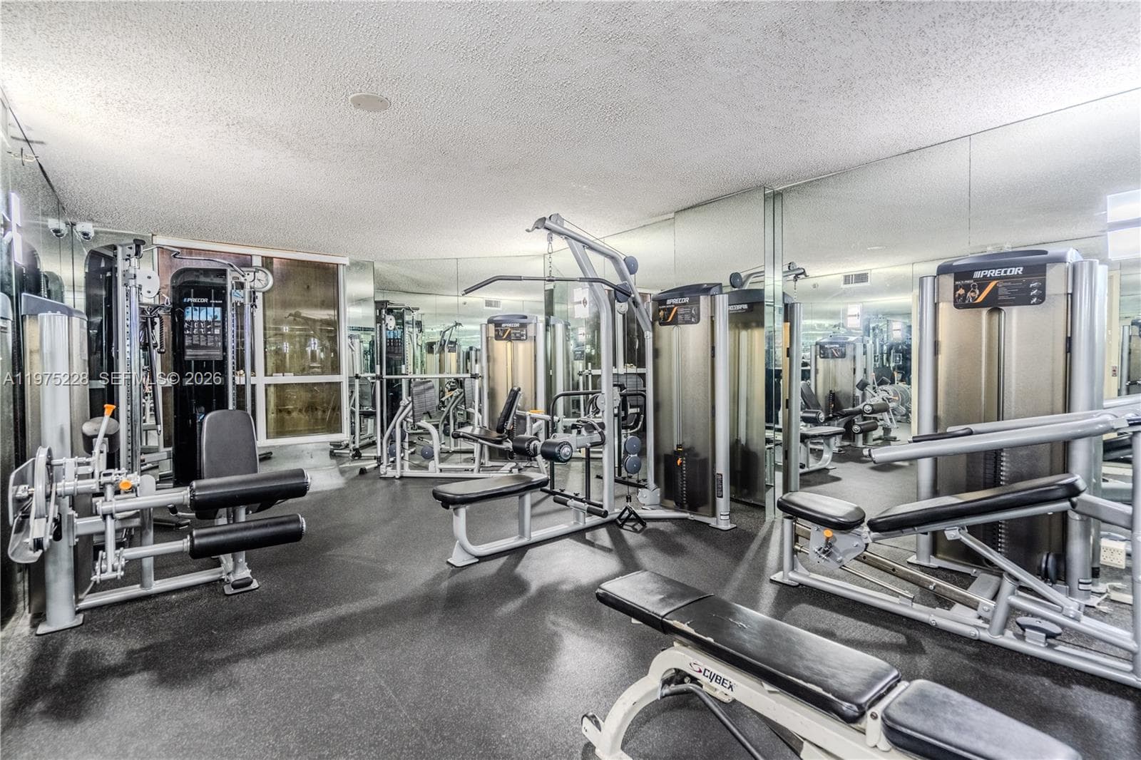 THE STERLING CONDO · #706 in Miami Beach - Photo 18