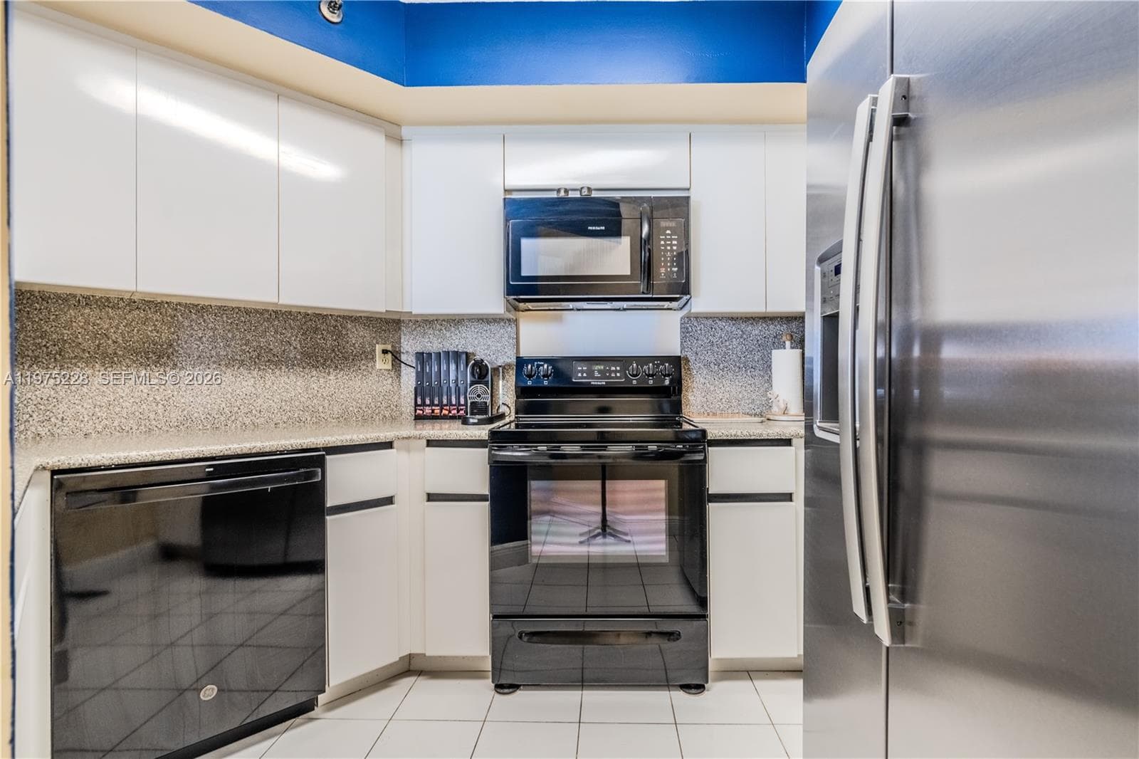 THE STERLING CONDO · #706 in Miami Beach - Photo 8