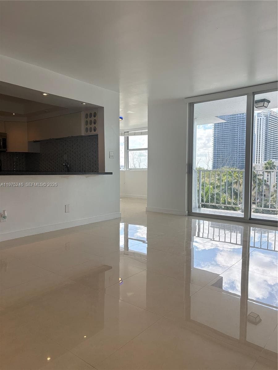REEF EAST CONDO · #6I in North Miami Beach - Photo 7
