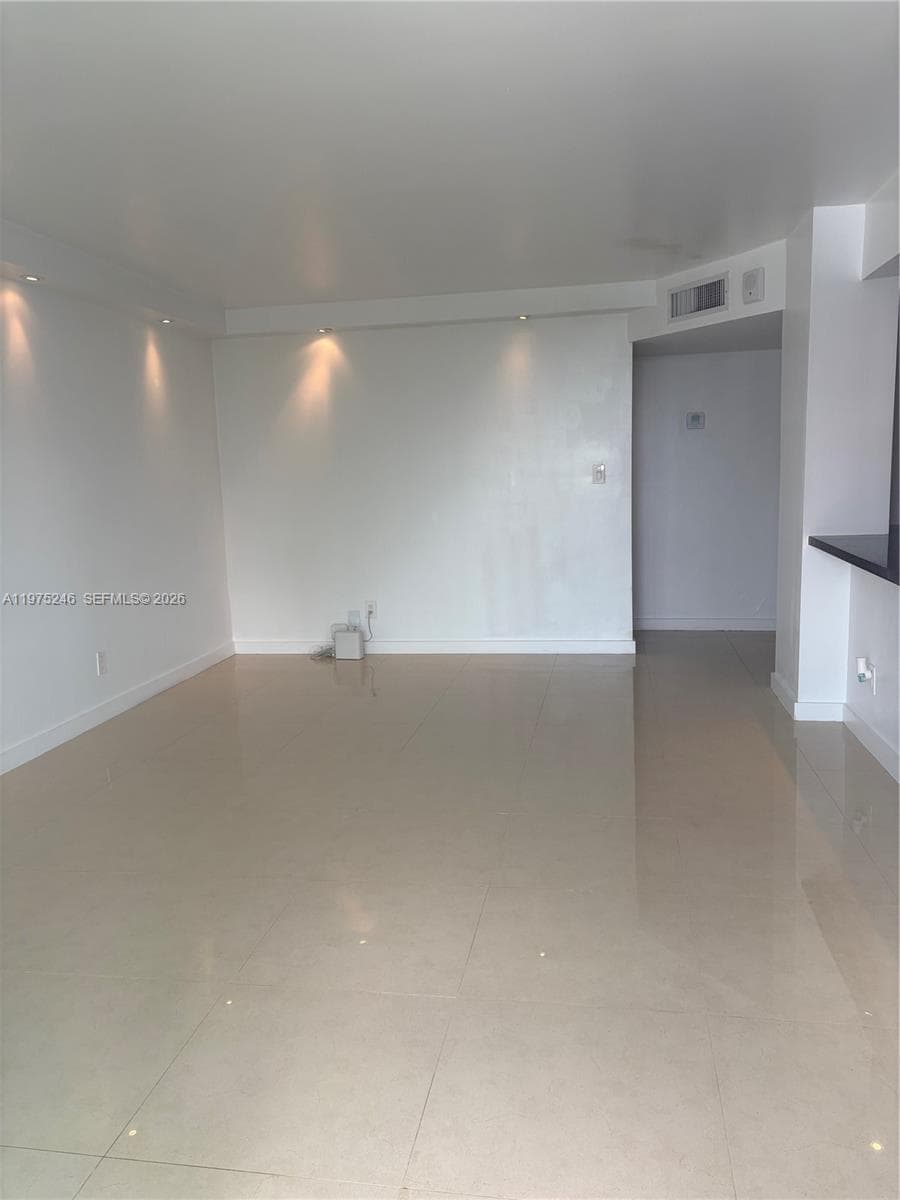REEF EAST CONDO · #6I in North Miami Beach - Photo 9