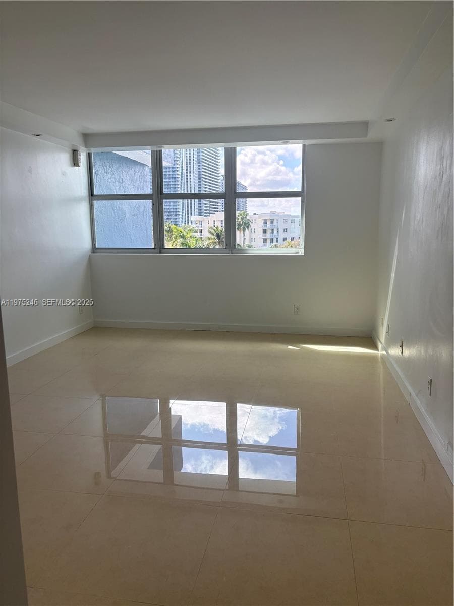 REEF EAST CONDO · #6I in North Miami Beach - Photo 15