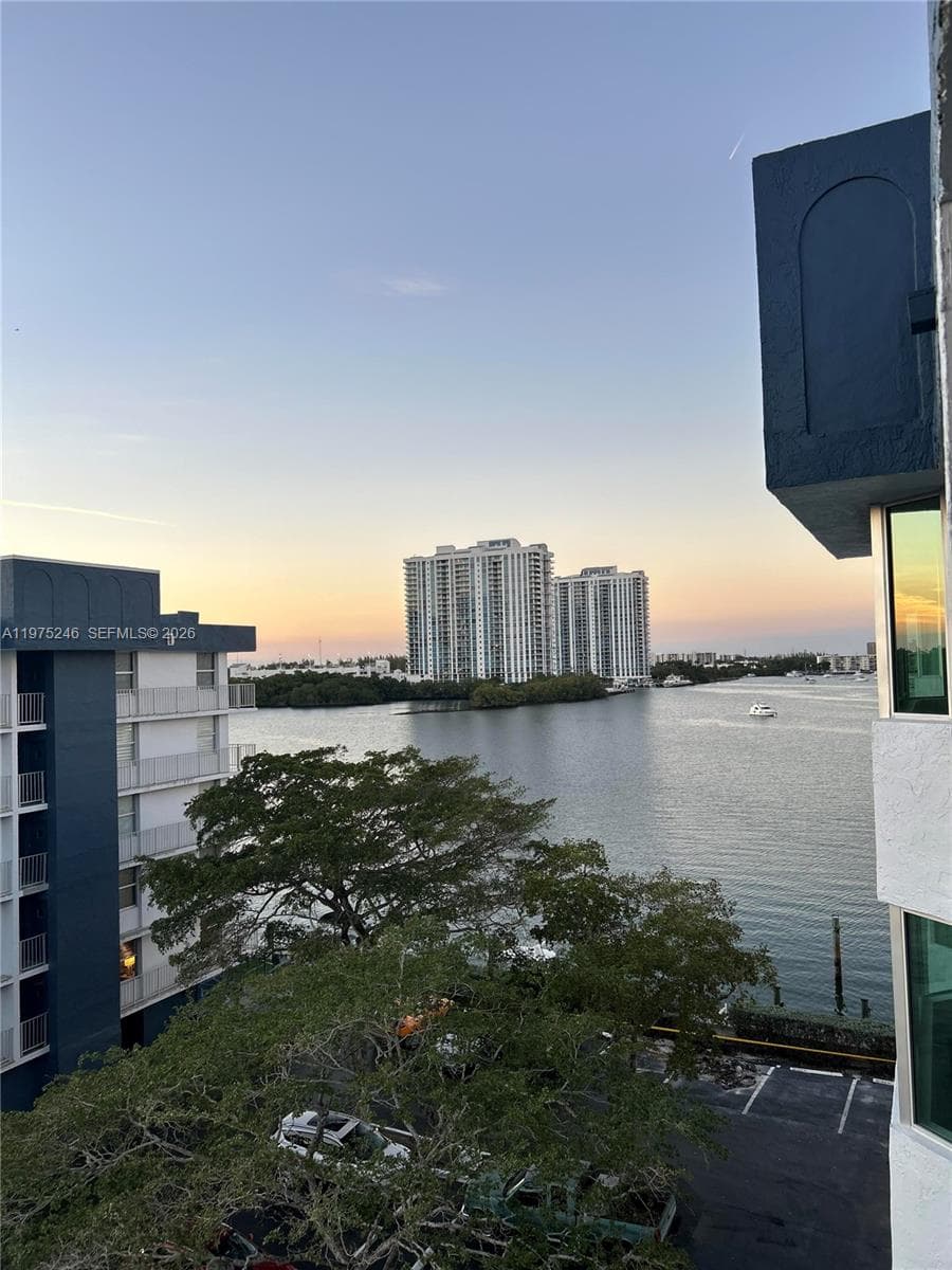REEF EAST CONDO · #6I in North Miami Beach - Photo 29